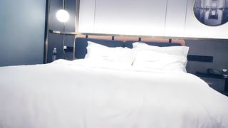 【69堂免费视频】华北丶赵总黄衣服牛仔裤外围妹子，毛毛浓密掰穴摸逼，镜头前口交舔屌，双腿肩上扛抽插猛操
