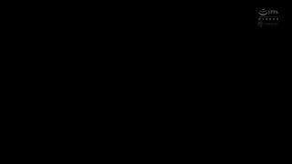 【69堂免费视频】你隔着裤子触摸清晰可见的阴户时，你的手不会妨碍你