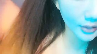 【69堂免费视频】女神极品女友，颜值界的扛把子，先爬下给细腻口交，无套后入，换了好多姿势，最后撸射在阴毛上真爽