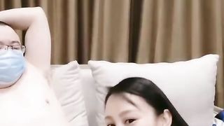 【69堂免费视频】很有韵味小姐姐，吃完骚烤大哥操逼，口活很棒一顿舔，细腰美臀，骑上来自己动，扛腿爆草
